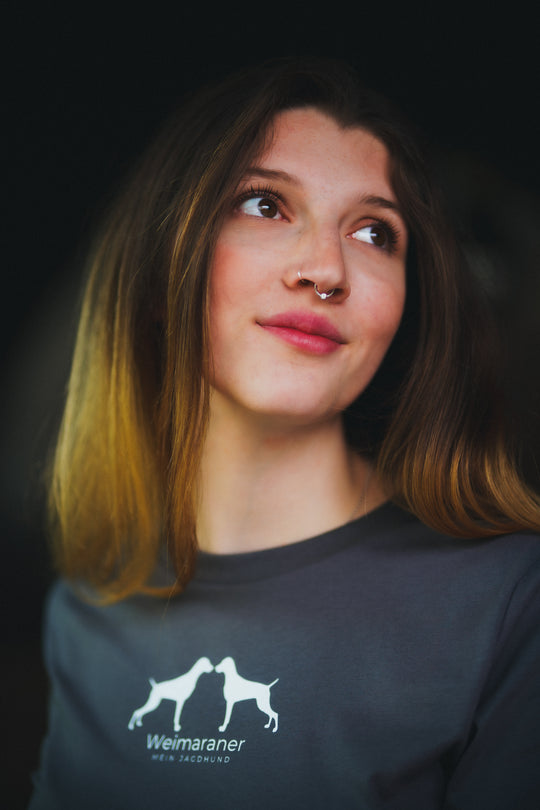 Premium Organic Shirt "ALFRIDA" – Magyar Vizsla Edition