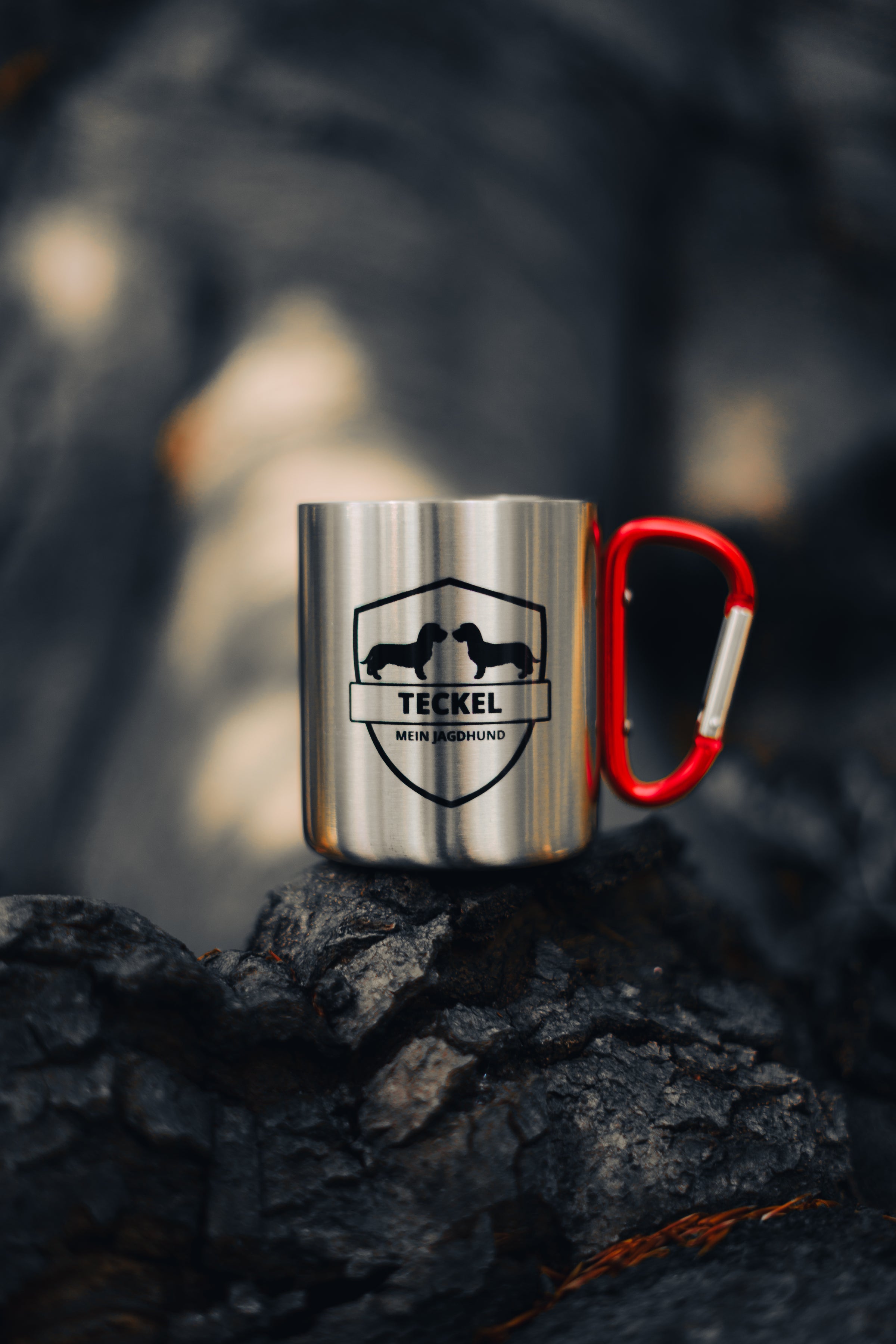 Edelstahltasse ANUND – Deutsch Drahthaar Edition mit Karabinergriff und Hundemotiv, 320 ml, für Outdoor & Jagd

